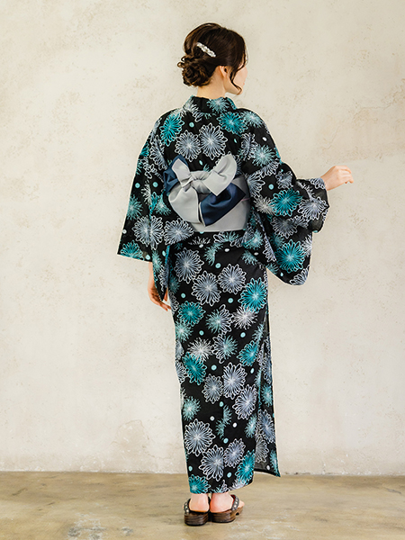 浴衣 単品 レディース 黒地 菊 青 単品 フリーサイズ 大人 ゆかた yukata 綿 粋 レトロ モダン 和装 和服 女性 夏祭り 花火大会｜kimono-kyoukomati｜04