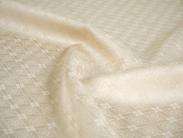 シルック 東レシルック色無地 着物 反物 仕立て付き 七宝地紋 薄