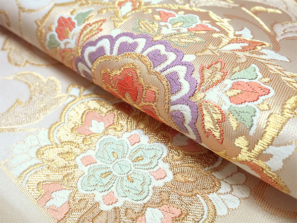 袋帯 夏用 すくい織り 花唐草華文様 ベージュ色 全通柄 正絹 芯入り仕立て 夏物 フォーマル着物用 長さ448cm 袋帯 夏用 絽 花唐草 お太鼓柄 正絹 西陣 日本製 未仕立て 夏帯 夏袋帯