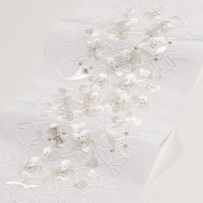 きもの 和 半衿 刺繍 振袖 七宝梅宝尽くし文 白地 白金 銀 刺繍 半衿