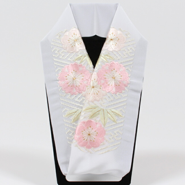 洗える刺繍半衿　紗綾形　梅　桜　笹　白　刺繍　【衿秀 和想庵】 洗える刺繍半衿 紗綾形 梅 桜 笹 白 刺繍 【衿秀 和想庵】の通販 by み