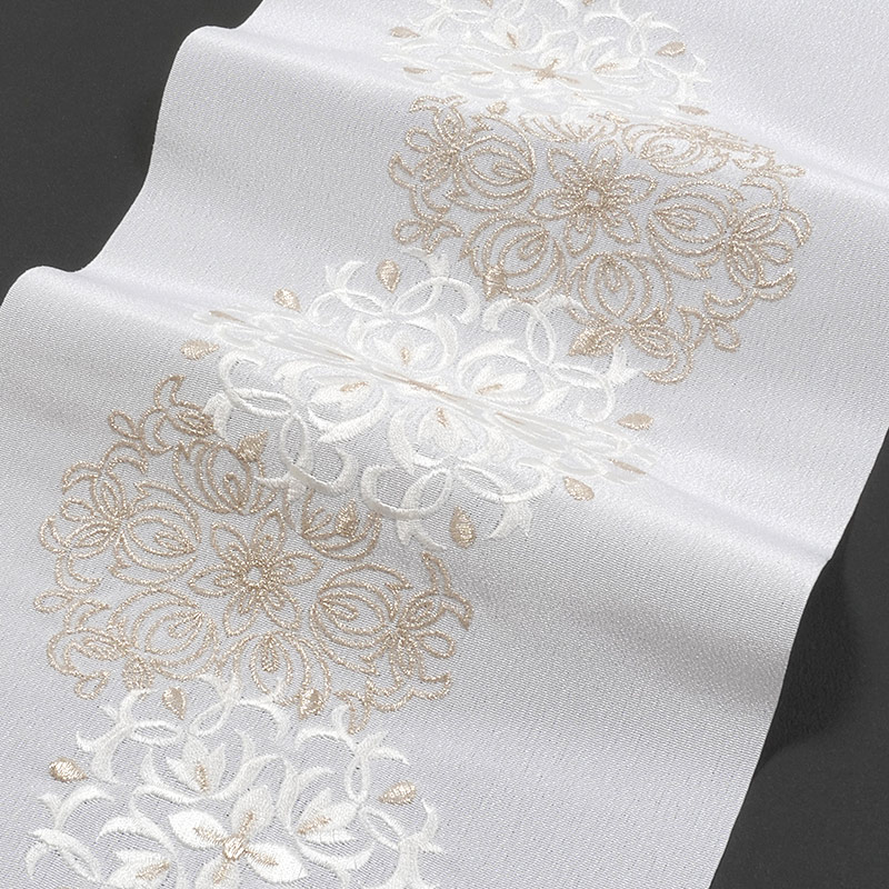 きもの 和 半衿 刺繍 白地 銀糸入り 雪輪七宝紋 衿秀 洗える