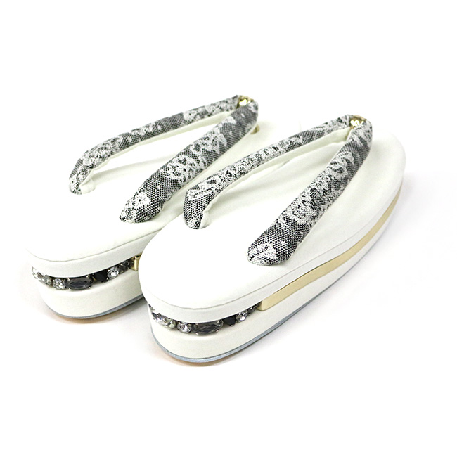 振袖 草履 別珍 ビジュー 厚底 大きい 痛くない 成人式 レディース 刺繍 花 レトロ ママ振袖 卒業式 袴 結婚式 和婚 フリーサイズ