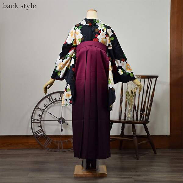 袴 セット 卒業式 女性 3点セット 「二尺袖:黒色 椿と梅+袴:エンジぼかし 桜の刺繍+袴下帯:赤・緑・黄色・ピンク」 レディース 袴セット 二尺袖着物セット 着物 卒業 二尺袖 袴 【メール便不可】