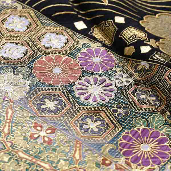 振袖 桂由美 仮絵羽 刺繍 金彩 紋意匠 牡丹 正絹 未仕立て品 八掛付き 最高級古典柄振袖 関芳/最高級金駒金彩刺繍友禅 白/金/ゴールド