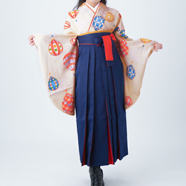 【中古品】ジュニア用 振袖単品「クリーム　気球」仕立て上がり 小振袖 着物 子ども 子供 キッズ ジュニア 女の子 卒業式 小学校 小学生 中学校 中学生 十三参り 十三詣り 1/2成人式 ハーフ成人式 貸衣装処分 レンタル処分品 【メール便不可】