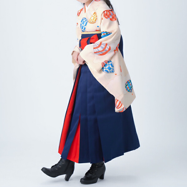 【中古品】ジュニア用 振袖単品「クリーム　気球」仕立て上がり 小振袖 着物 子ども 子供 キッズ ジュニア 女の子 卒業式 小学校 小学生 中学校 中学生 十三参り 十三詣り 1/2成人式 ハーフ成人式 貸衣装処分 レンタル処分品 【メール便不可】