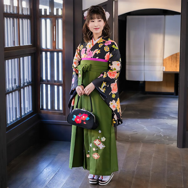 【中古品】二尺袖 単品「黒 桜楓橘 宝尽くし」貸衣装処分 レンタル処分品 卒業式 【メール便不可】