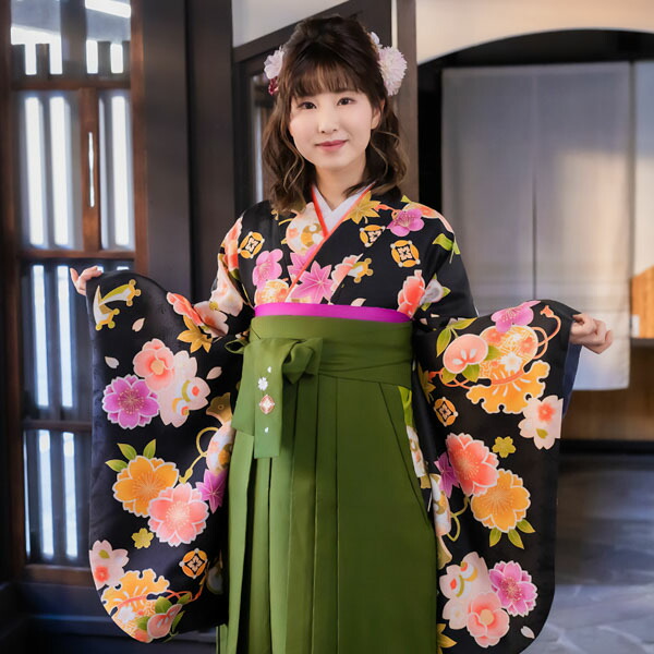 【中古品】二尺袖 単品「黒 桜楓橘 宝尽くし」貸衣装処分 レンタル処分品 卒業式 【メール便不可】