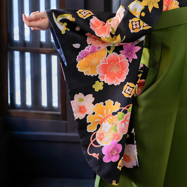 【中古品】二尺袖 単品「黒 桜楓橘 宝尽くし」貸衣装処分 レンタル処分品 卒業式 【メール便不可】