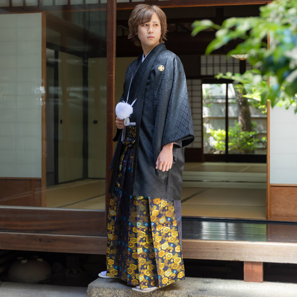袴 金襴袴 男性袴 馬乗り袴 単品「生成り蜀江文・桜鼠色系段ぼかし亀甲文・紺地蜀江文・黒色系段ぼかし亀甲文」4サイズ S/M/L/LL 身長150cm〜180cmまで フォーマル 成人式 卒業式 結婚式 男性 メンズ 晴れ着【メール便不可】