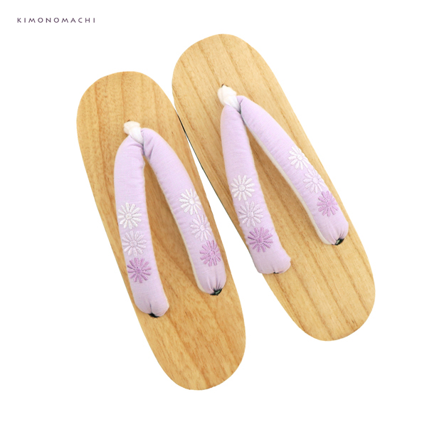 女性下駄単品「刺繍下駄 マーガレット ペールパープル」フリーサイズ(Lサイズ) 23〜24.5cm 痛くなりにくい 下駄 女性 レディース KIMONOMACHIオリジナル 桐下駄 浴衣・夏着物に 浴衣下駄【メール便不可】