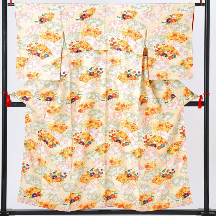 【中古品】仕立て上がり 袷着物「向鶴文 扇と吉祥尽くし 薄橙色」小紋【メール便不可】