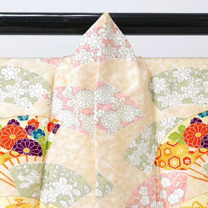 【中古品】仕立て上がり 袷着物「向鶴文 扇と吉祥尽くし 薄橙色」小紋【メール便不可】