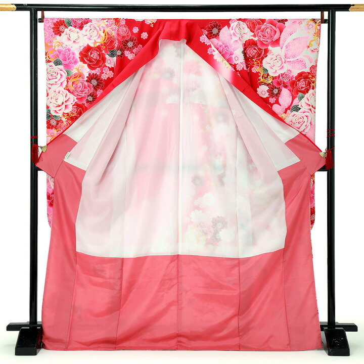 【中古品】仕立て上がり 振袖「バラに蝶　赤色地にピンクぼかし」貸衣装処分 レンタル処分品 成人式【メール便不可】