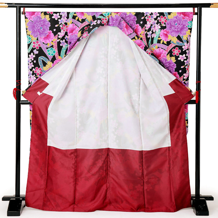 【中古品】仕立て上がり 振袖「熨斗に牡丹と桜　黒」貸衣装処分 レンタル処分品 成人式【メール便不可】
