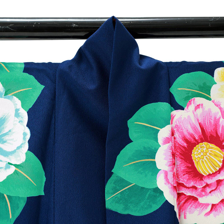 中古品)仕立て上がり 振袖「玉城ティナ×キスミス つばき 紺青色」貸