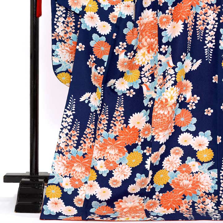 【中古品】仕立て上がり 振袖「菊に藤 鳥 紺色」貸衣装処分 レンタル処分品 成人式【メール便不可】