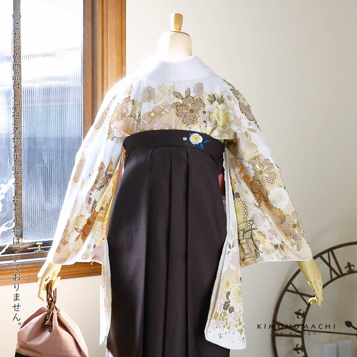 二尺袖着物 単品 絵羽「白地 雲取りに四季花、御所車」Fサイズ お