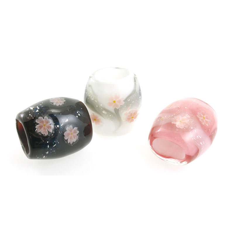 【送料無料 クーポン】【ガラス 帯留め 夜桜】とんぼ玉 桜 グッズ 雑貨 アクセサリー 浴衣 帯留め ガラス 夏 帯留 帯どめ 帯止め 帯飾り 帯締め 小物 普段着 着物 カジュアル かわいい 京都 和雑貨 おすすめ 帯留 新品 数 和装小物