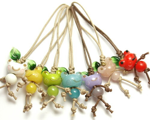 とんぼ玉ストラップ　たまがえる minimini 葉っぱ ストラップ