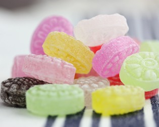 宝石飴 フルーツドロップ 130g入り チャック付き袋入り : 飴菓子