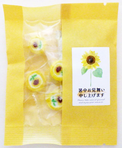 暑中見舞い　お菓子　150円。