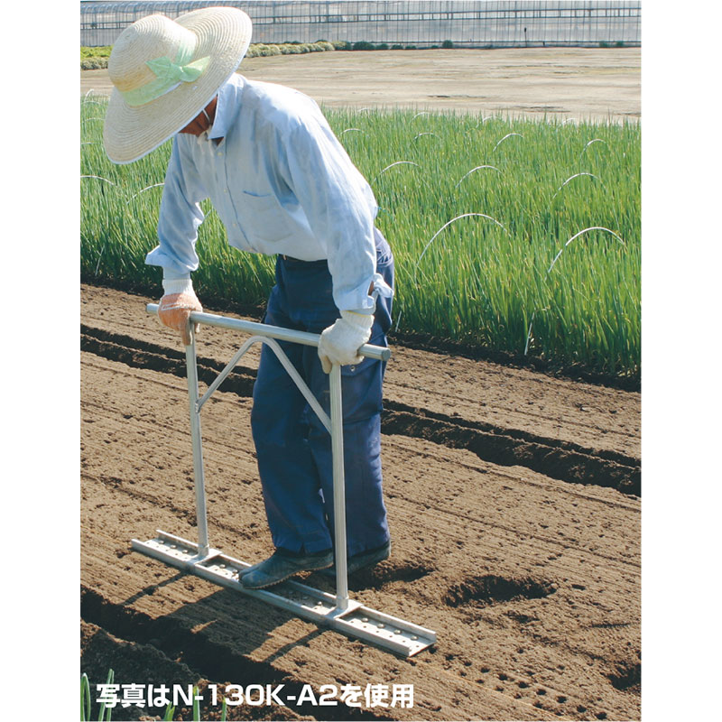 ハラックス 長ネギ定植用穴あけ器 ネギロケット N-130K-A2 土 畑 穴あけ器 家庭菜園 定植 穴あけ機 穴あけ 長ネギ 長ねぎ ねぎ ネギ 栽培 農機具の画像