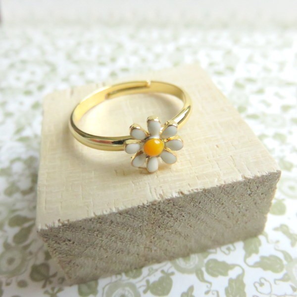 リング マーガレット フラワー 花 フリーサイズ 指輪 白 イエロー