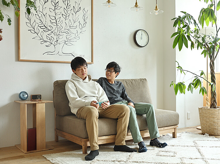 商談中になりました)ソファー 二人がけ、程度良品