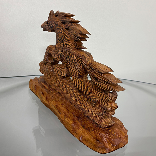 屋久杉 天翔ける駿馬(高級 屋久島 杉 馬 置物 午 木彫り 和風 馬の置物