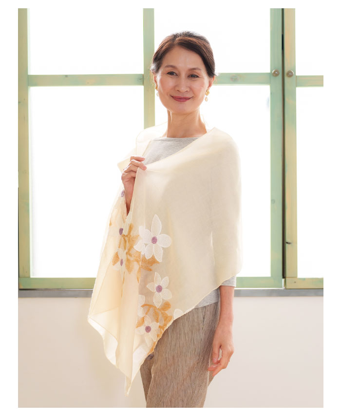 チェーンステッチ花刺繍のストール シニア 50代 60代 70代 プレゼント