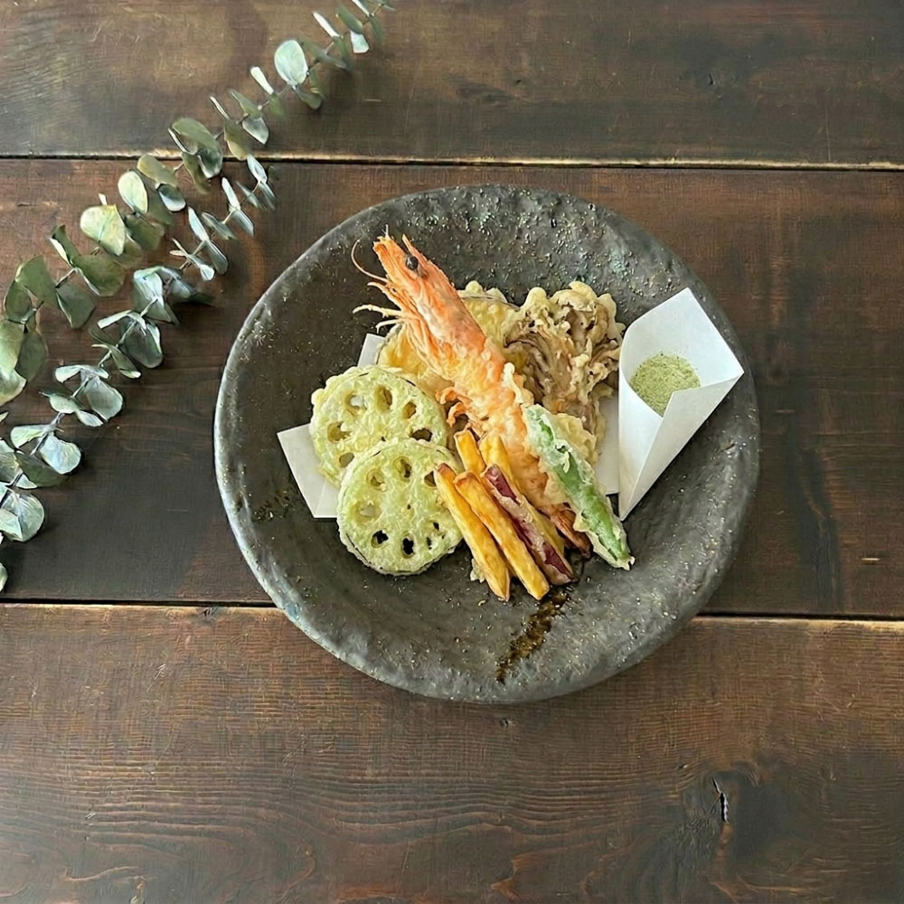 和食器 おしゃれ 丸皿 彗星 石目 7.0皿 22.5cm 中皿 パスタ皿 サラダ皿 主菜皿 プレート モダン 美濃焼 日本製 |  | 01