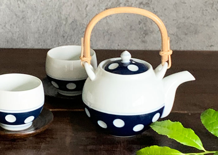 美品♡有田焼♡かわいいうさぎの蓋付き壺♡おぼんセット清秀♡小壺♡茶壺・茶器・陶器 美品♡有田焼♡かわいいうさぎの蓋付き壺♡おぼんセット清秀♡小壺
