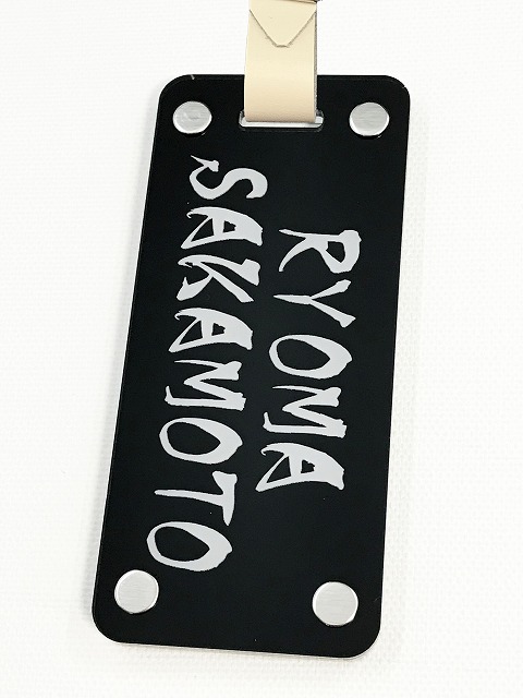 ゴルフ ネームプレート 名入れ 高級 90×40mm 丁度良いサイズ 彫刻 誕生