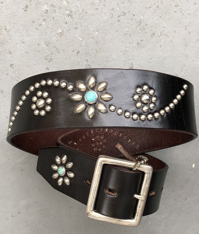 に*い様 美品希少 HTC風メイドインUSA ビンテージ スタッズベルト 104 に*い様 美品希少 HTC風メイドインUSA ビンテージ スタッズ