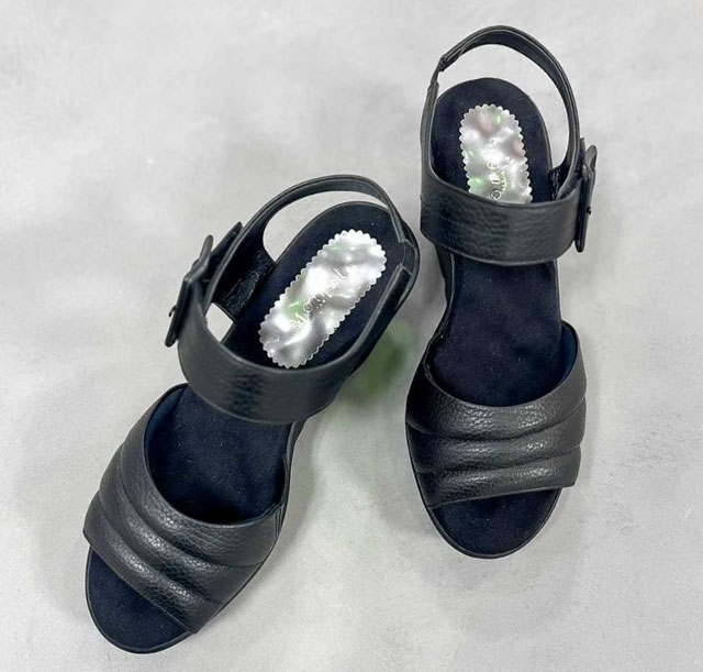 【新品　訳あり】monet サンダル　ビジュー　ブラック　モネ 882304】ビジューデザインサンダル｜HAYASHIGO ONLINE SHOP