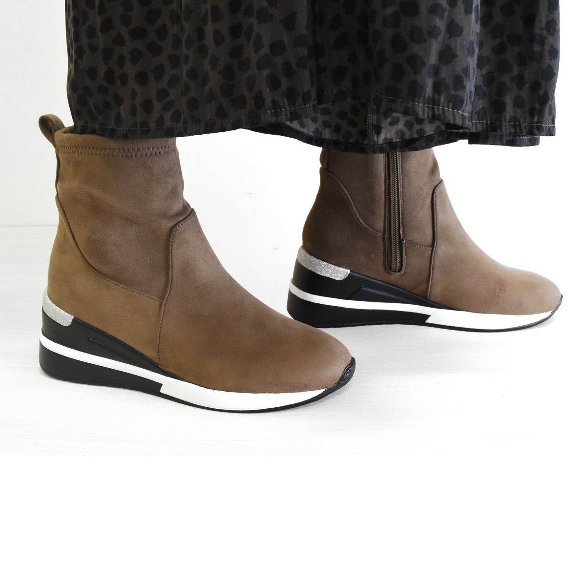 スニーカーブーツ 厚底 ショートブーツ ラウンドトゥ ストレッチ ファスナー ウエッジソール 美脚 大人 靴 #303 |  | 17