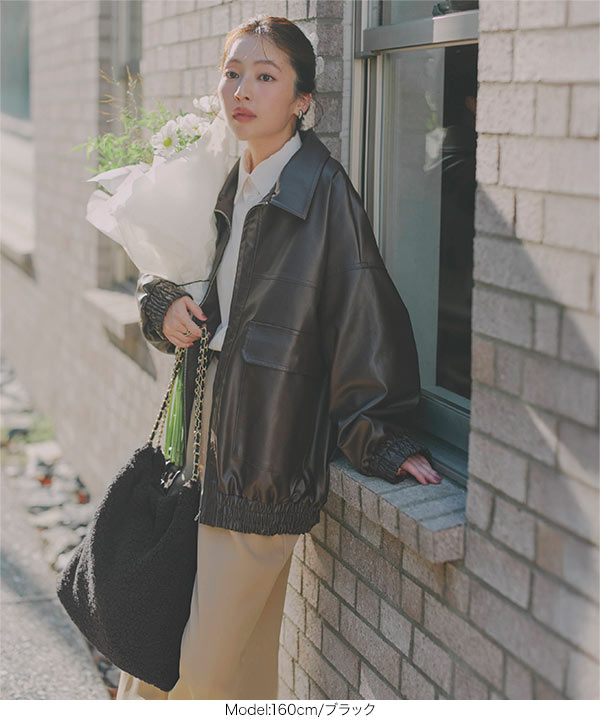 レアJUVENTUS LEGEND-12パック Christian Louboutin（クリスチャンルブタン） ショルダーバッグ FUNKY