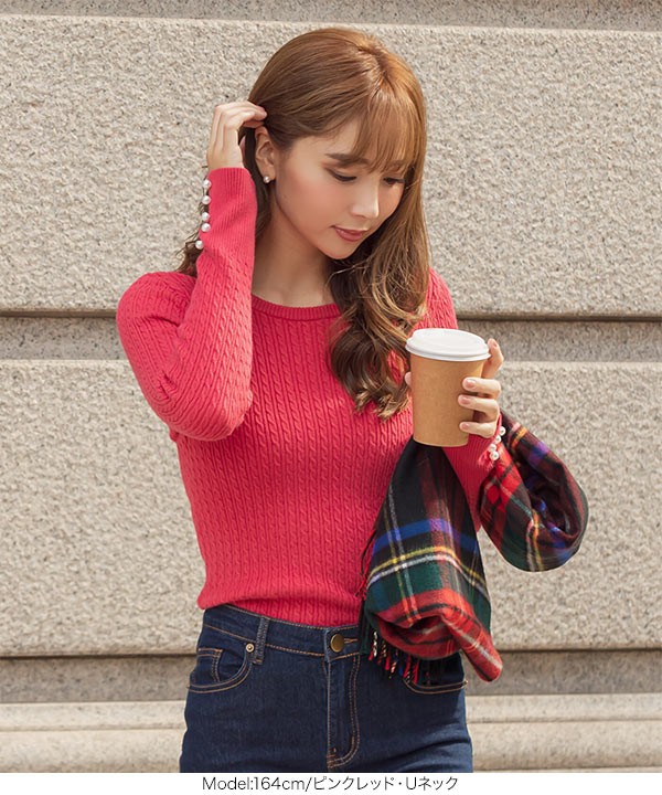 岡部あゆみさん着用Tara Jarmon オフショルダートップス
