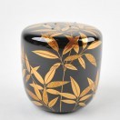 蒔絵師 鈴谷鐵五郎 嵯峨絵 棗 仕覆、共箱 高さ約7．2cm茶道具