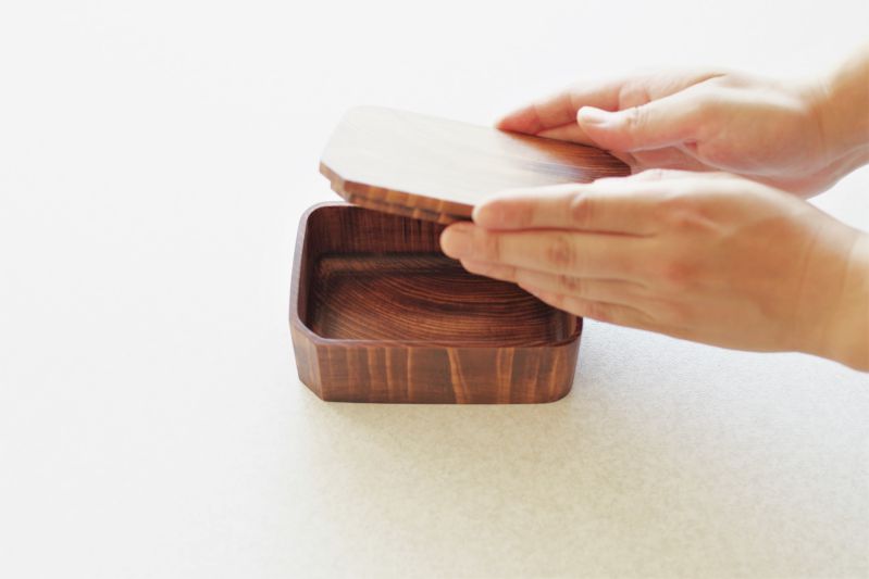 媛ひのき くりぬき弁当箱 「年輪」 S - 角なし LINK WOOD DESIGN