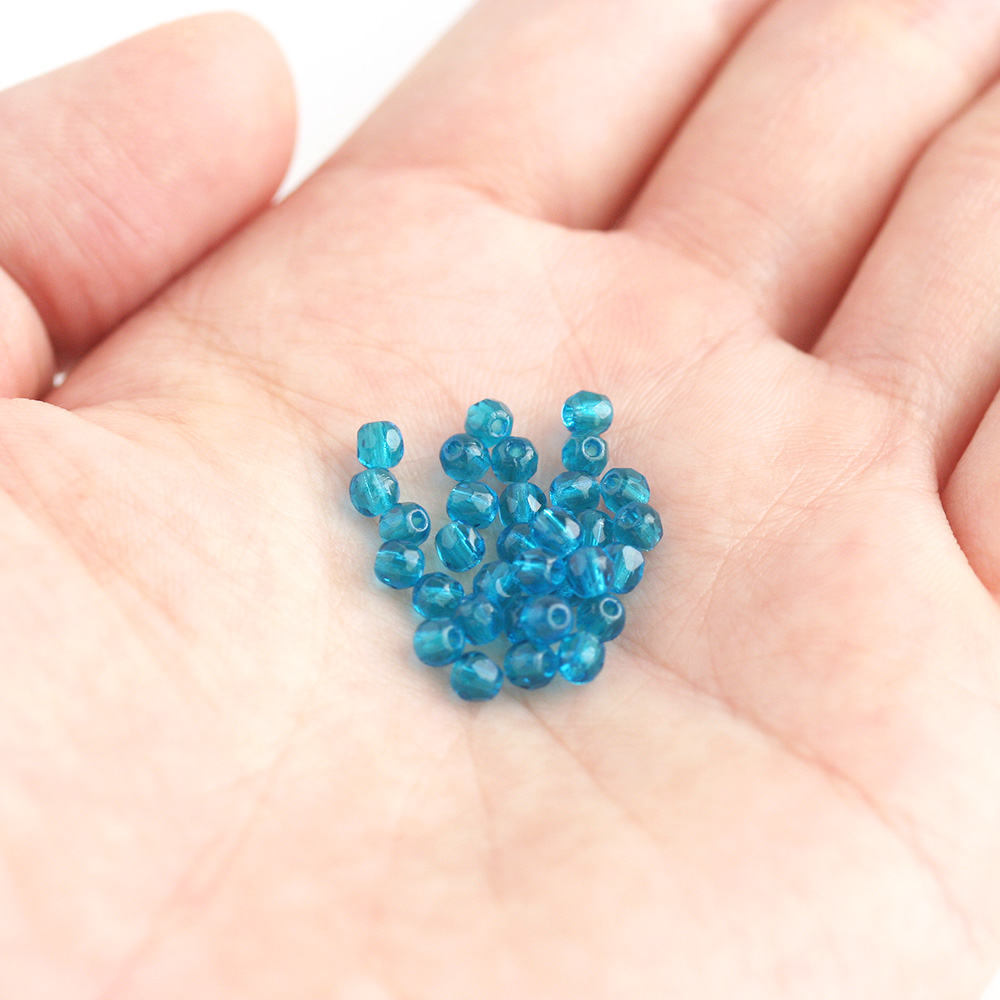 専用になりました(。ᵕᴗᵕ。)「カプリブルーのチェコビーズファイアーポリッシュ」 チェコビーズ FP 3mm カプリブルー 30個 アクセサリーパーツ