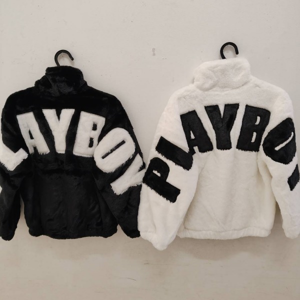 PLAYBOY（プレイボーイ） フェイクファー バックブランドロゴ 豪華