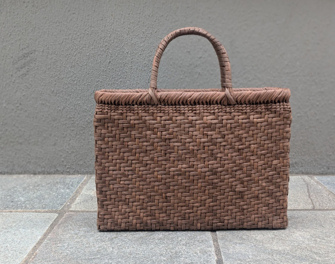 美品 山葡萄かご 網代 カトラリー 国産 作家物 天然素材 日本製 純国産 籠作家悠帆さん作 山葡萄かごバッグ 網代編み 小 : おまめ
