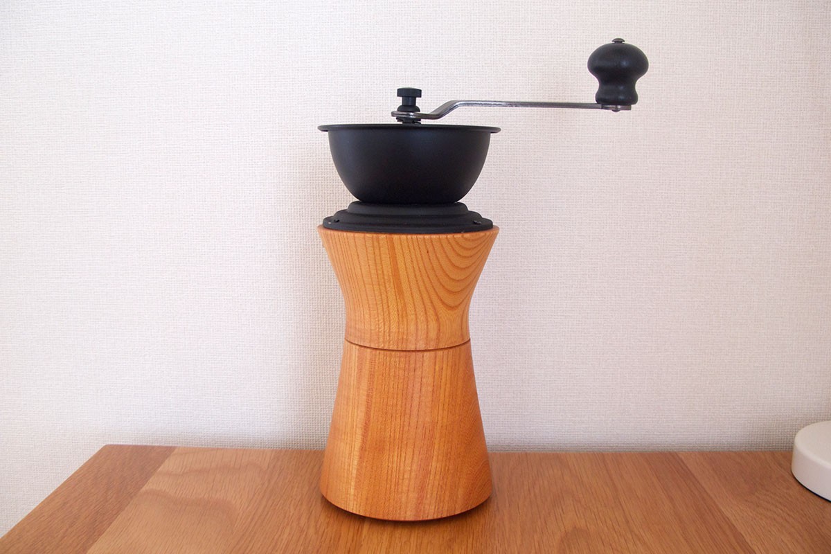 正規品，新品 コーヒーミル 手動 カリタ 日本製 モクネジ 手挽き 木製