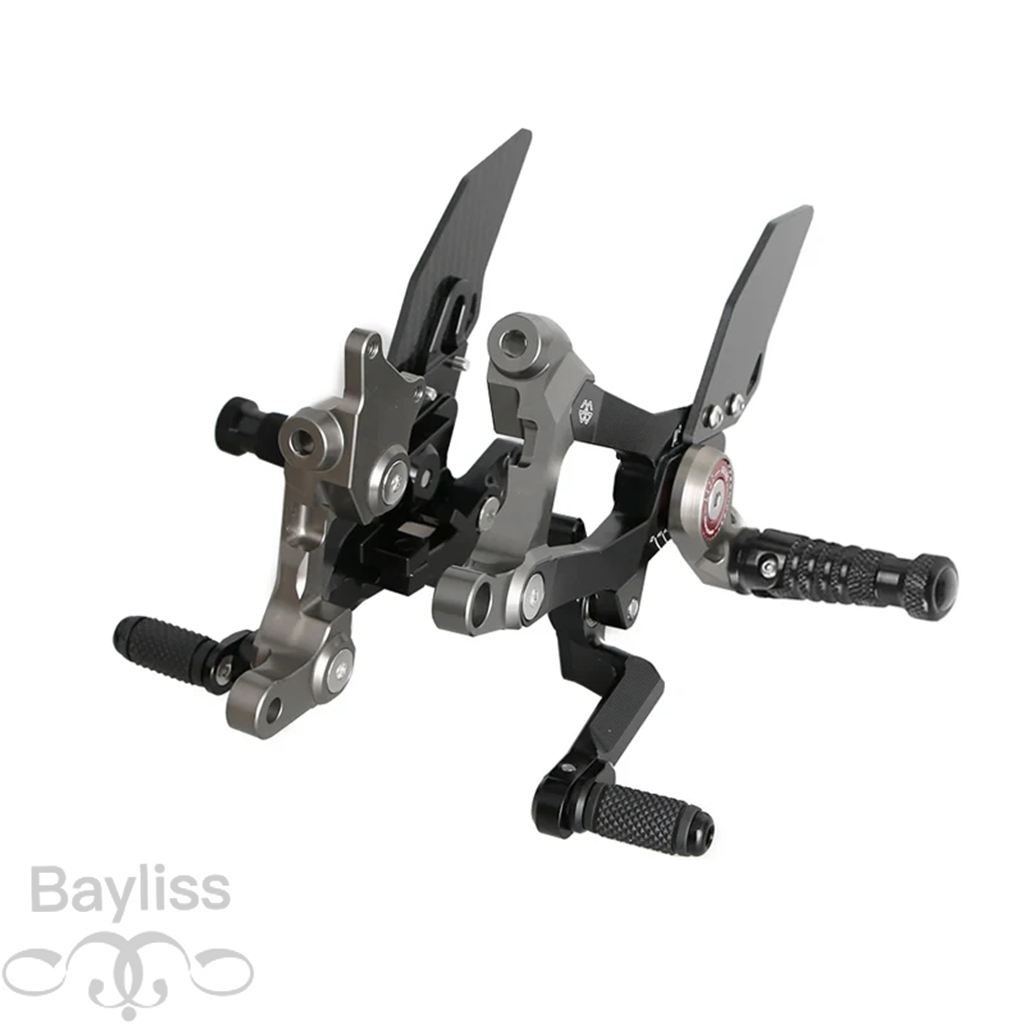 【並行輸入品】 Ducati V4 V4S V4R パニガーレリアセットフットペグカーボン調節可能フットレストアルミリアセット V4/S/R 2019 2020 2021 2022の画像