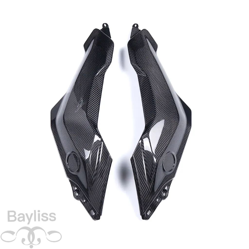 【並行輸入品】カーボン100% バイク 二輪タンクカバー サイドパネル バイクアクセサリー bmw r1300gs r 1300 gs 2024 2025の画像
