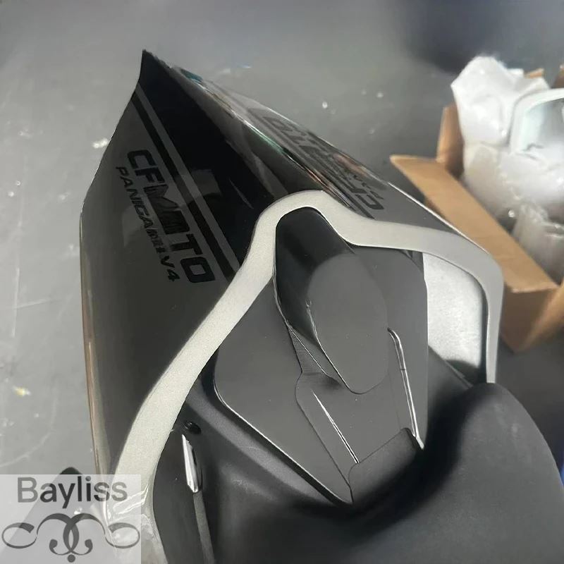 【並行輸入品】CFMOTO 450SRカスタム用 レーシング用リアハンプ ワンピース ドゥカティ風 新型トラックハンプ アクセサリー フェアリングの画像