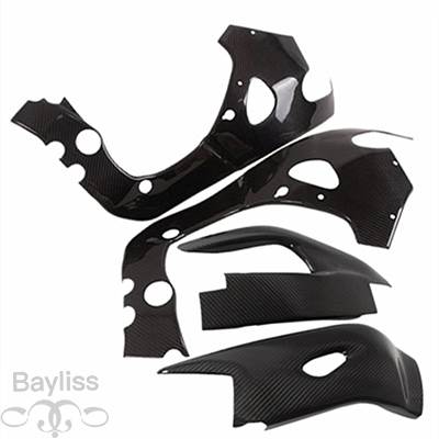 【並行輸入品】 カーボンバイクフレーム スイングアーム用保護カバー 光沢 ホンダcbr1000rr 2017 2018 2019の画像